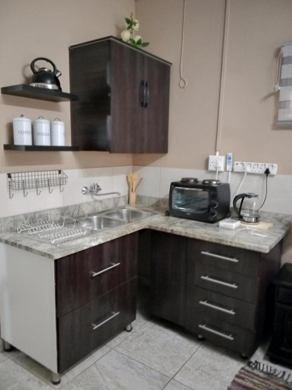 High Court Self Catering Apartments 内尔斯普雷特 外观 照片